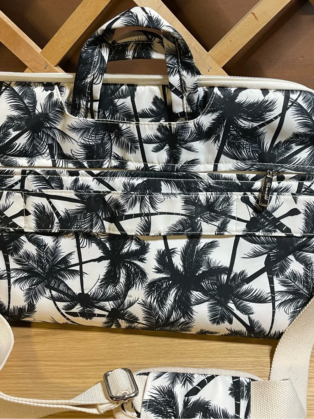 Canvaslife Messenger Bag /Black & White Palm Tree Print